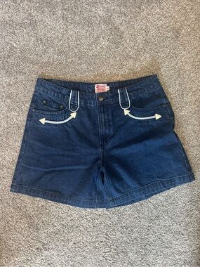 Howdy Hanny Vintage-Inspired Dark Blue Denim Shorts with White Trim